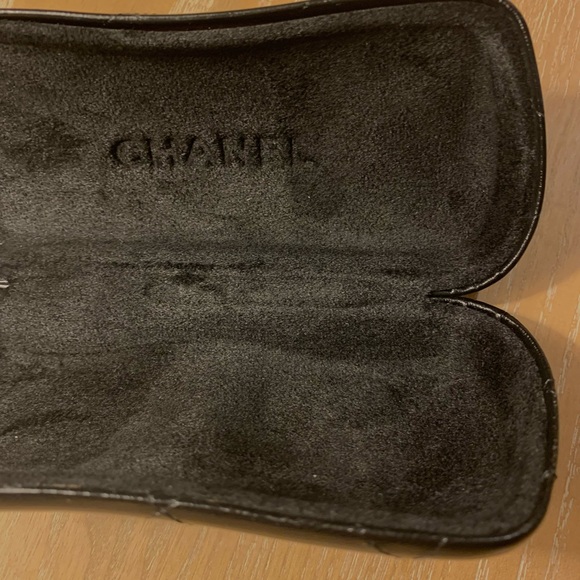 CHANEL EYEGLASS CASE AND BOX TUFTED LUXURY LEATHER WITH CLOTH COVER BLACK - Picture 5 of 5